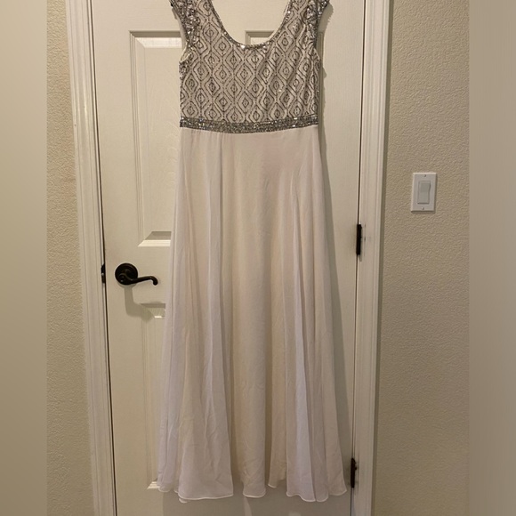 J Kara Women's Scoop Neck Cap Sleeve Beaded Bodice Popover Flare Dress- SIZE 8 - Picture 4 of 7